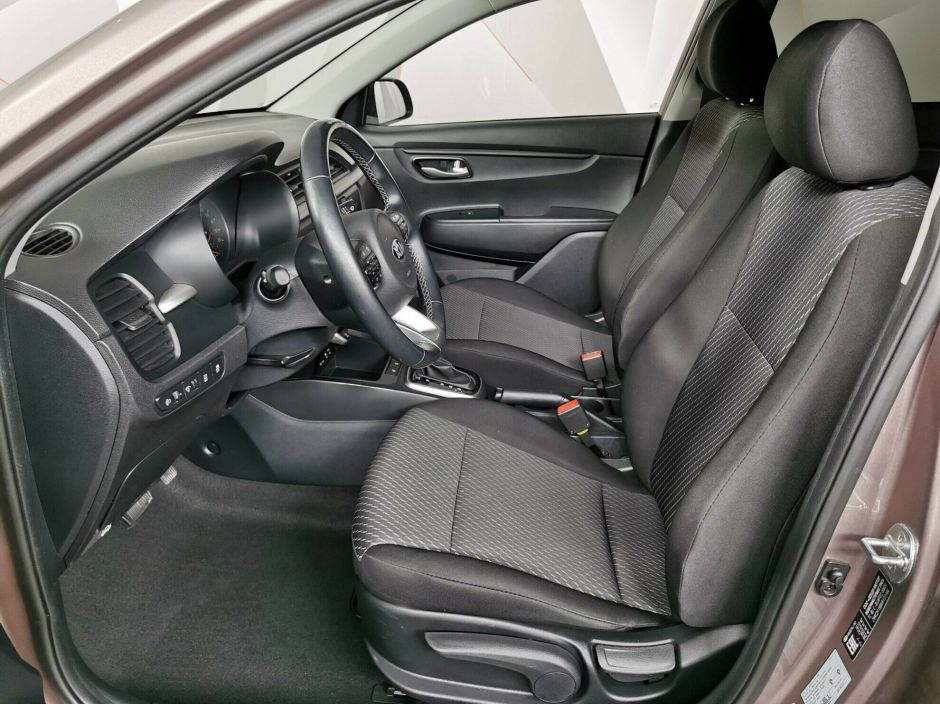 Kia Rio 1.6 АКПП, 2018, 74 000 км фото 8