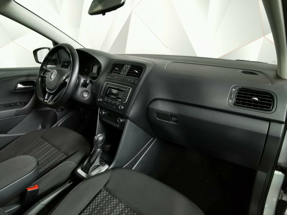 Volkswagen Polo 1.6 АКПП, 2017, 77 000 км фото 7