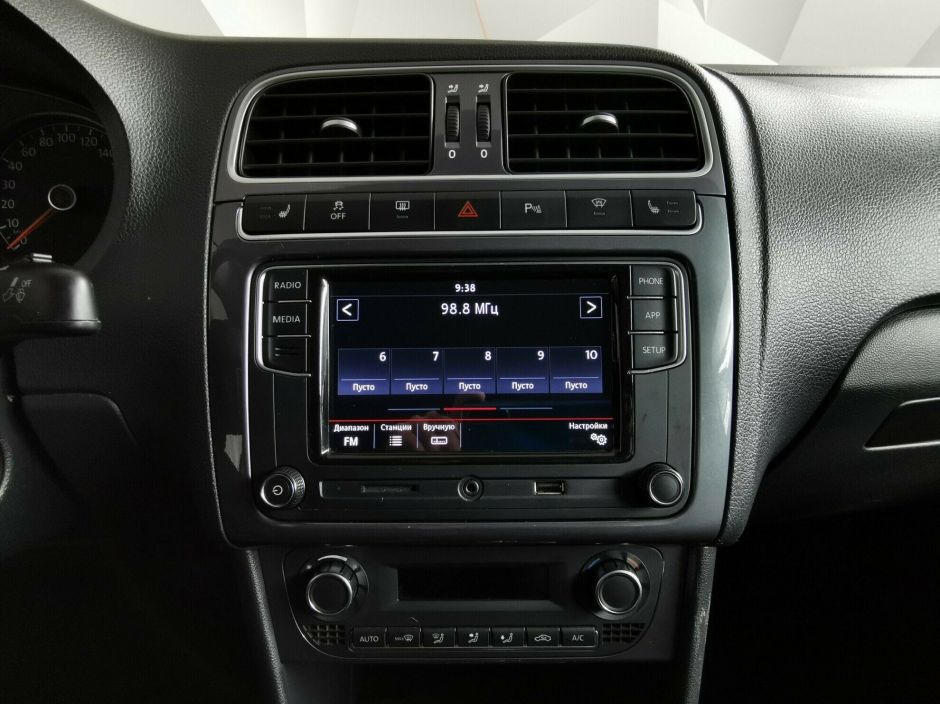 Volkswagen Polo 1.6 АКПП, 2016, 83 000 км фото 11