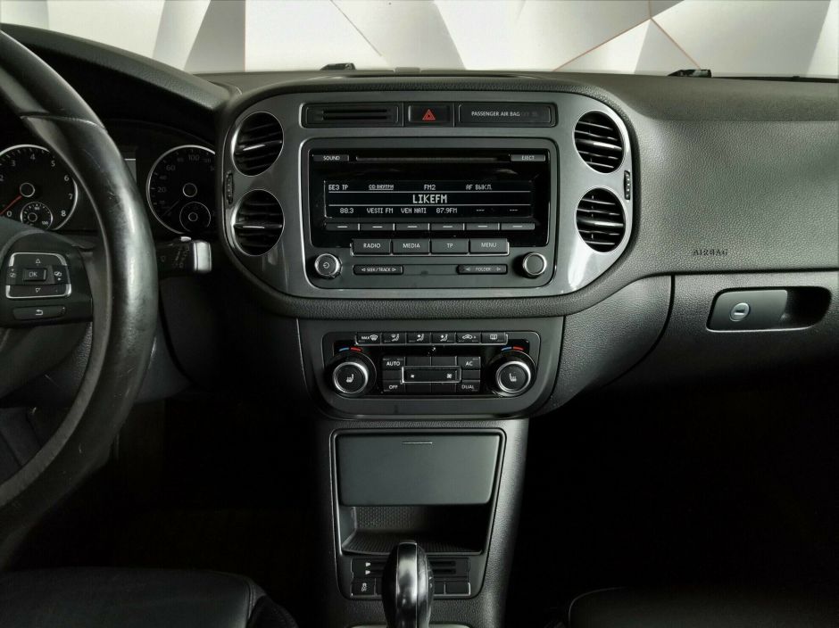 Volkswagen Tiguan 2.0 АКПП, 2012, 133 000 км фото 8