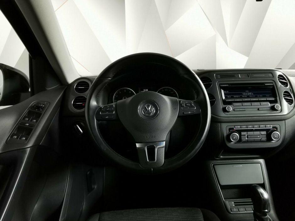 Volkswagen Tiguan 2.0 АКПП, 2012, 134 000 км фото 8