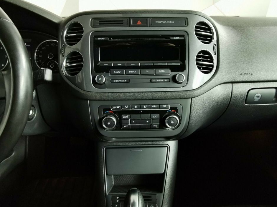 Volkswagen Tiguan 2.0 АКПП, 2013, 133 000 км фото 9