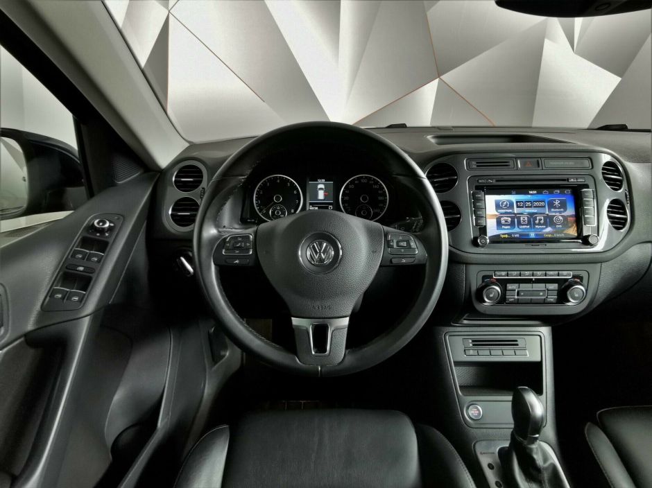 Volkswagen Tiguan 2.0 АКПП, 2015, 102 000 км фото 7