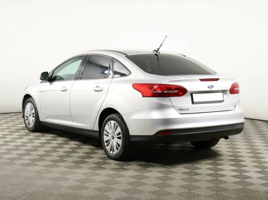 Ford Focus 1.6 РКПП, 2015, 100 000 км фото 4