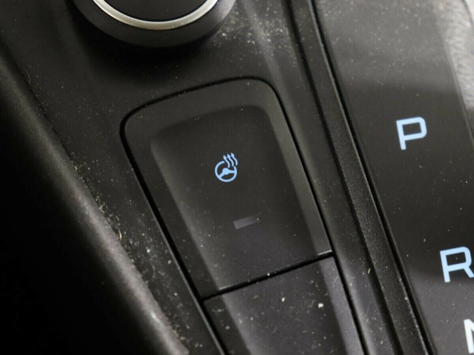 Ford Focus 1.6 РКПП, 2015, 100 000 км фото 6