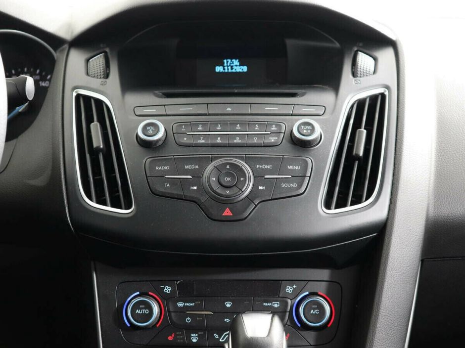 Ford Focus 1.6 РКПП, 2015, 100 000 км фото 9