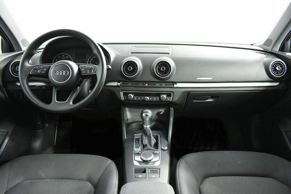 Audi A3 1.5 РКПП, 2019, 58 000 км фото 6