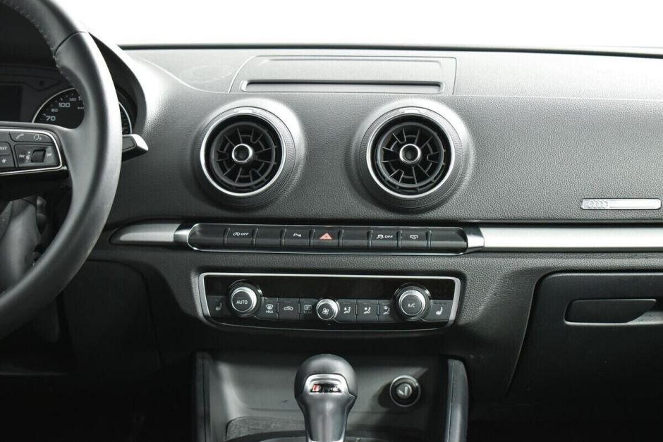 Audi A3 1.5 РКПП, 2019, 58 000 км фото 7