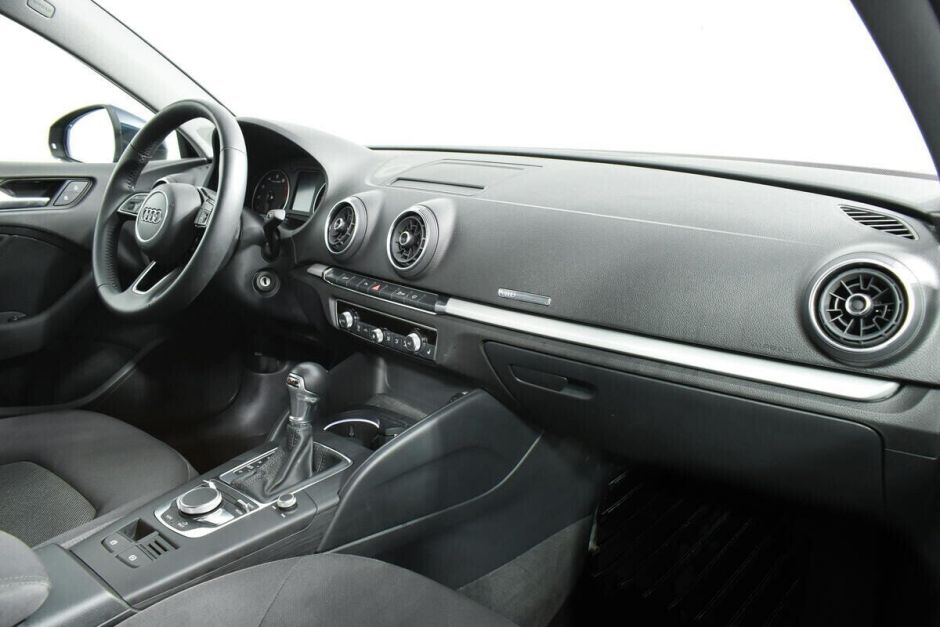 Audi A3 1.5 РКПП, 2019, 58 000 км фото 8