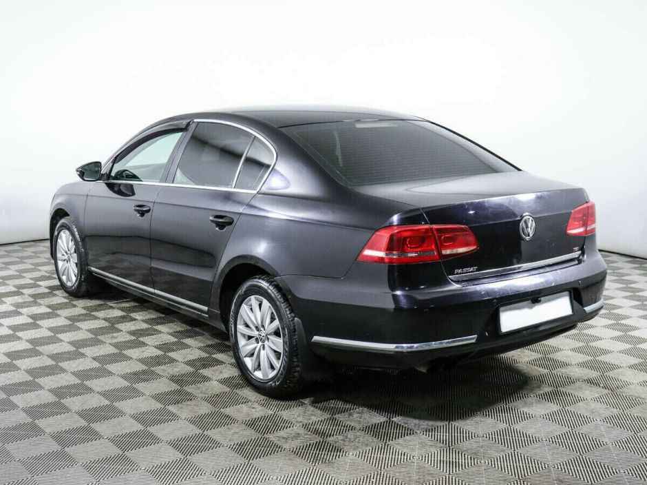 Volkswagen Passat 1.8 МКПП, 2011, 151 000 км фото 3