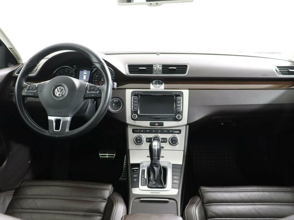 Volkswagen Passat 2.0 РКПП, 2013, 123 000 км фото 5