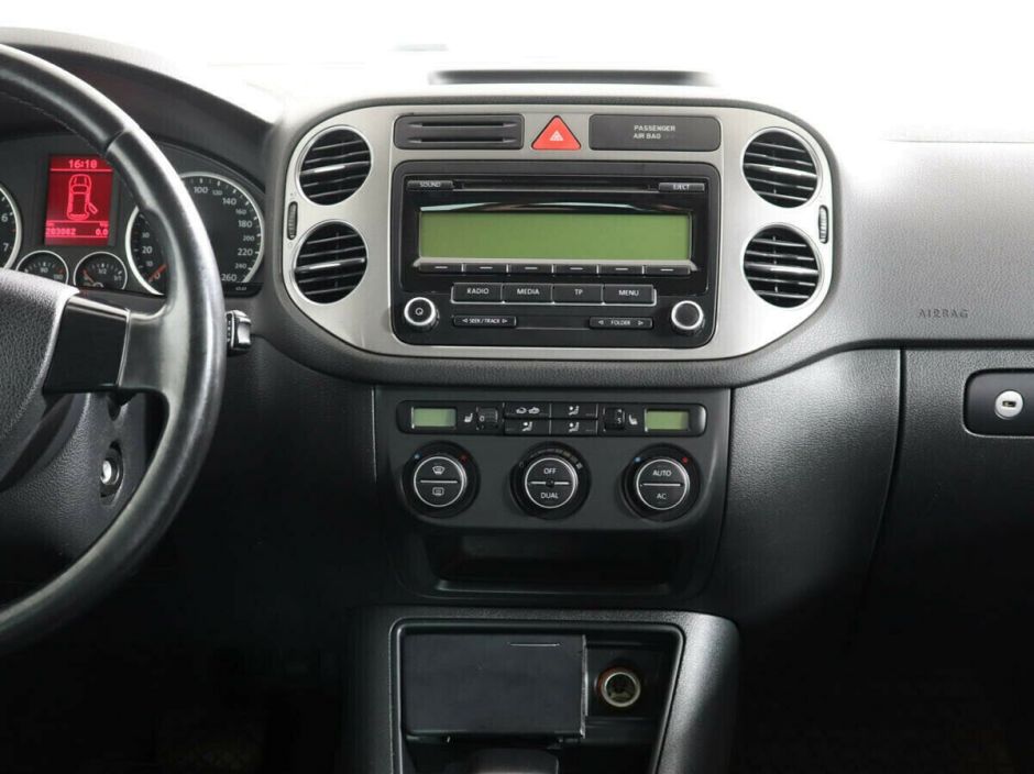 Volkswagen Tiguan 2.0 АКПП, 2009, 172 000 км фото 8