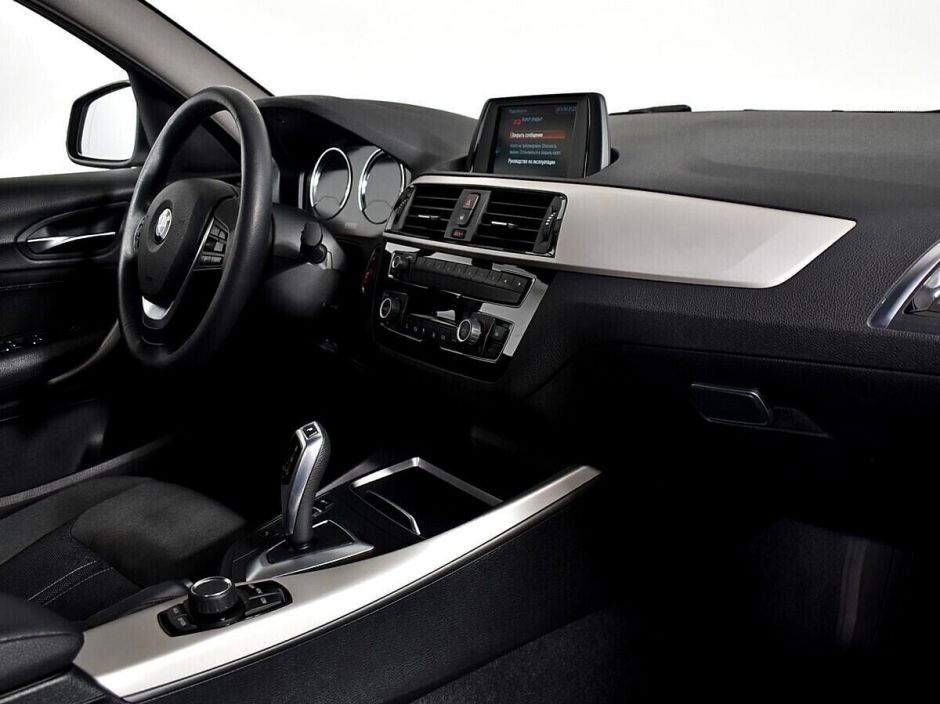 BMW 1 серии 1.5 АКПП, 2017, 77 000 км фото 6