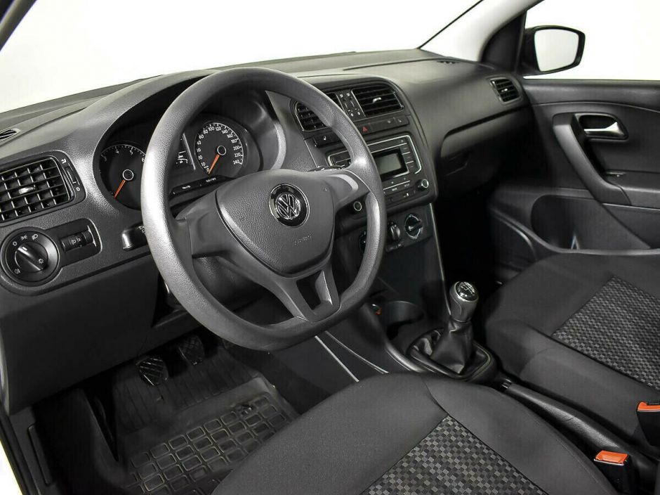 Volkswagen Polo 1.6 МКПП, 2017, 83 000 км фото 7
