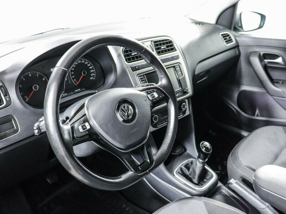 Volkswagen Polo 1.6 МКПП, 2019, 54 000 км фото 9