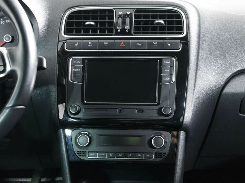 Volkswagen Polo 1.4 РКПП, 2017, 84 000 км фото 6