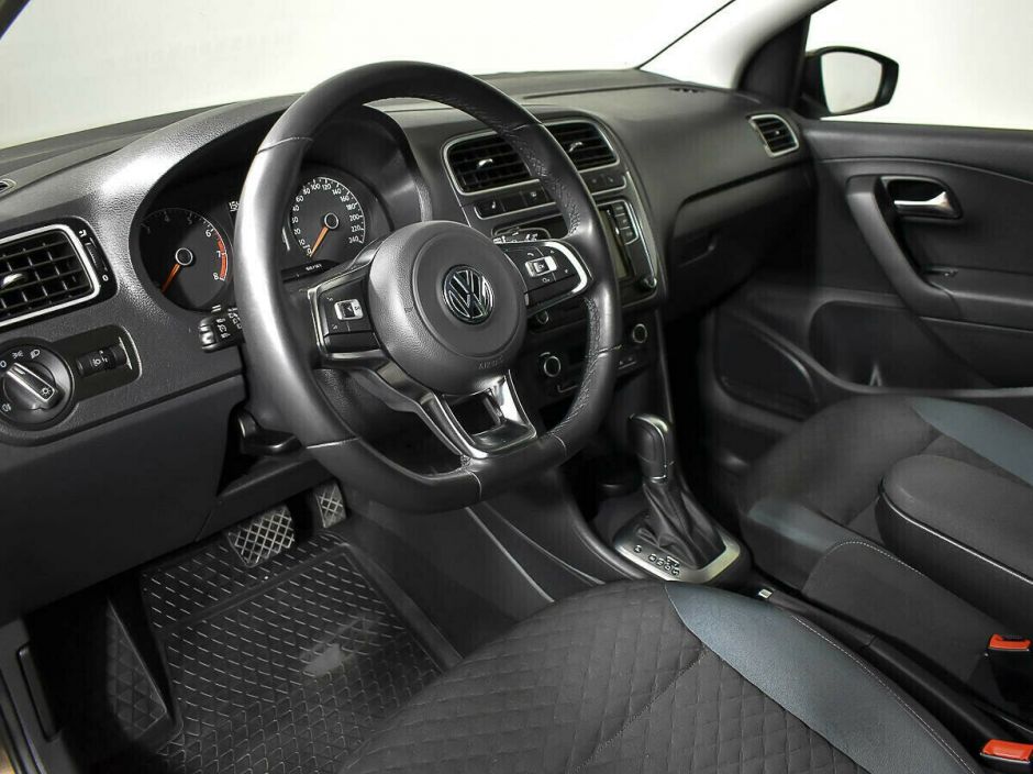 Volkswagen Polo 1.6 АКПП, 2018, 60 000 км фото 6