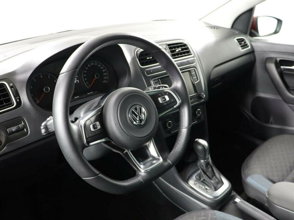 Volkswagen Polo 1.6 АКПП, 2018, 66 000 км фото 7