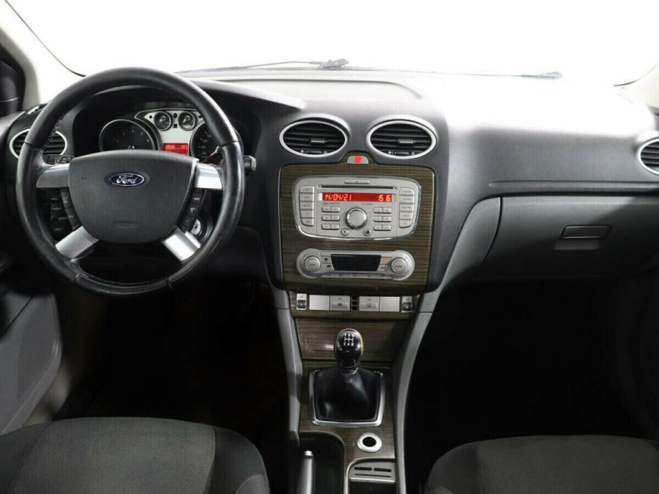 Ford Focus 1.6 МКПП, 2010, 165 000 км фото 5