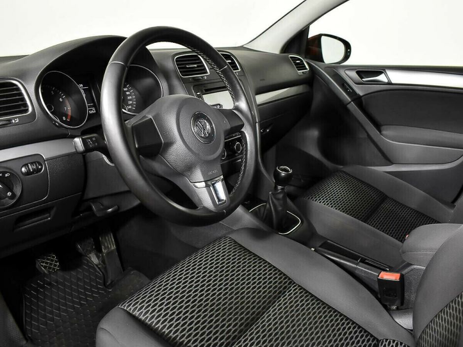Volkswagen Golf 1.6 МКПП, 2012, 133 000 км фото 6