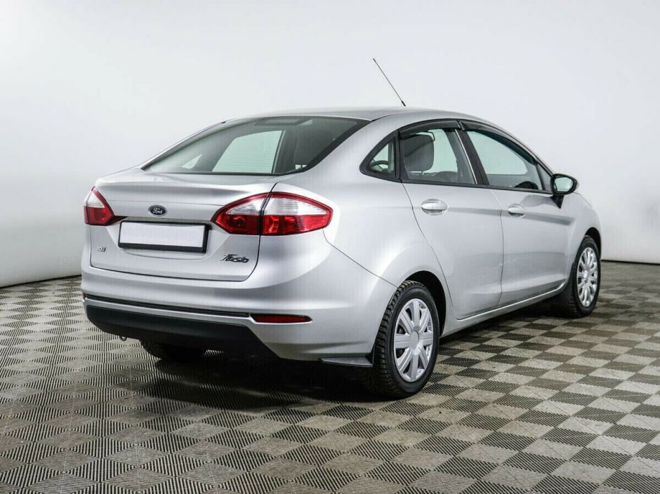 Ford Fiesta 1.6 РКПП, 2015, 104 000 км фото 3