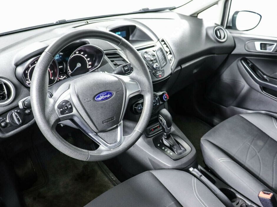 Ford Fiesta 1.6 РКПП, 2015, 104 000 км фото 5
