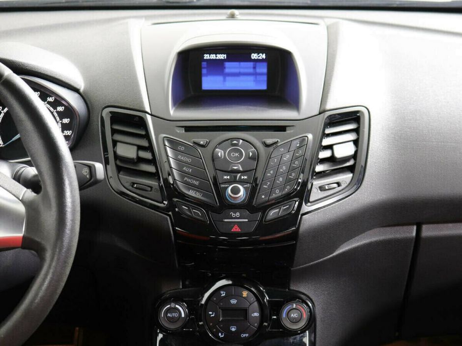 Ford Fiesta 1.6 РКПП, 2018, 59 000 км фото 6