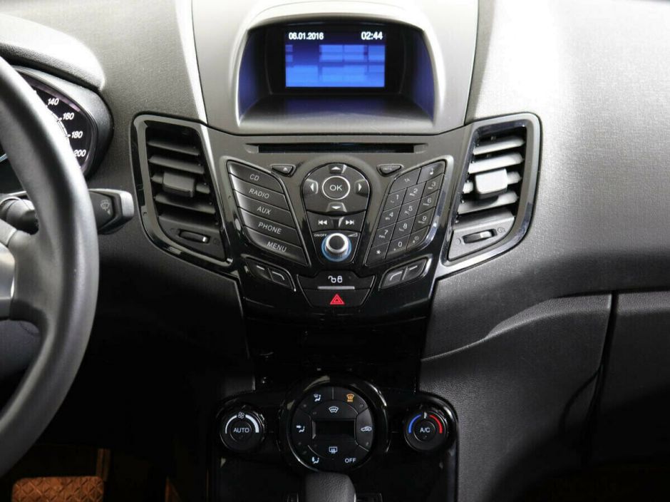 Ford Fiesta 1.6 РКПП, 2015, 110 000 км фото 6
