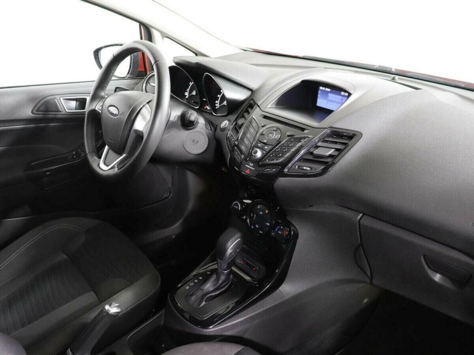 Ford Fiesta 1.6 РКПП, 2015, 110 000 км фото 7
