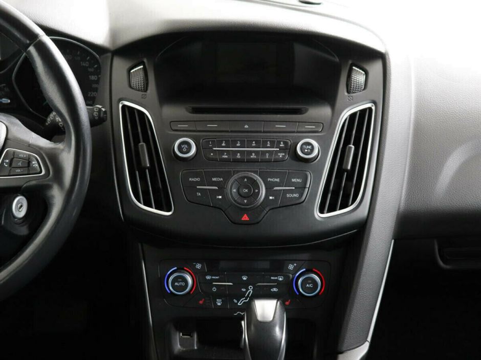 Ford Focus 1.6 РКПП, 2018, 71 000 км фото 8