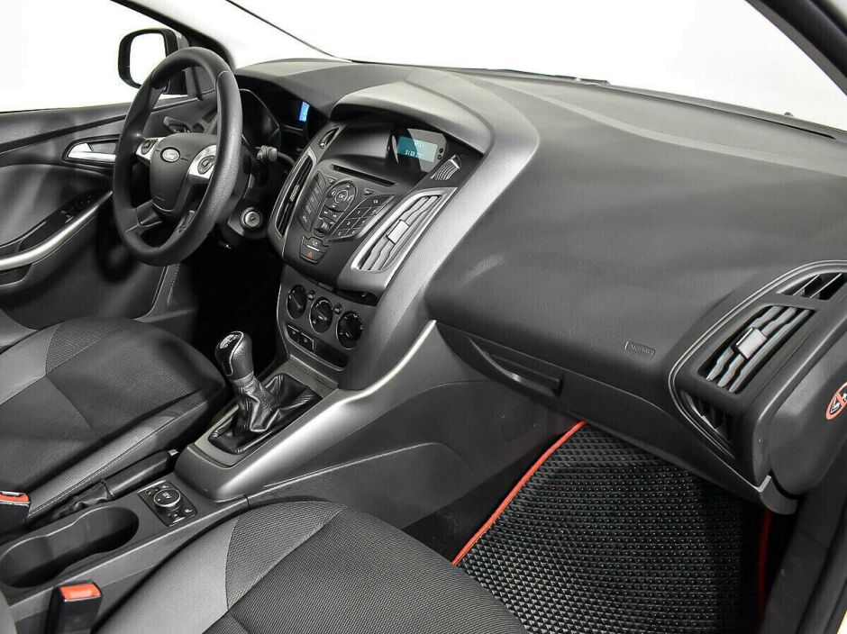 Ford Focus 1.6 МКПП, 2014, 114 000 км фото 7