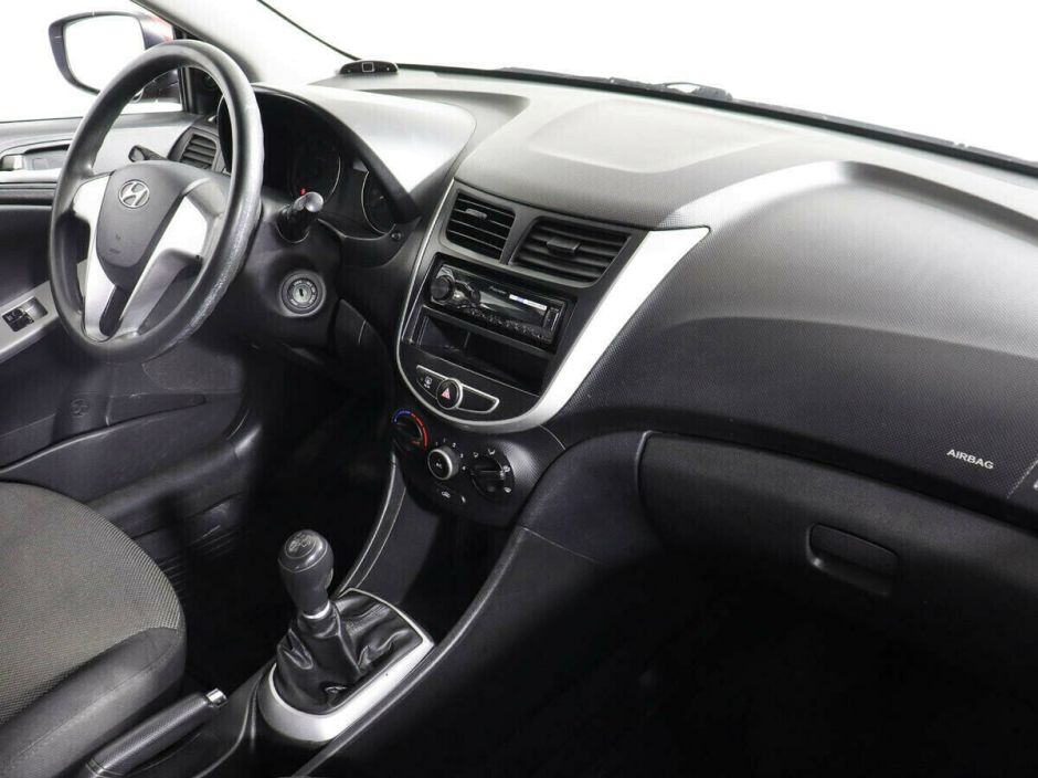 Hyundai Solaris 1.4 МКПП, 2013, 127 000 км фото 6