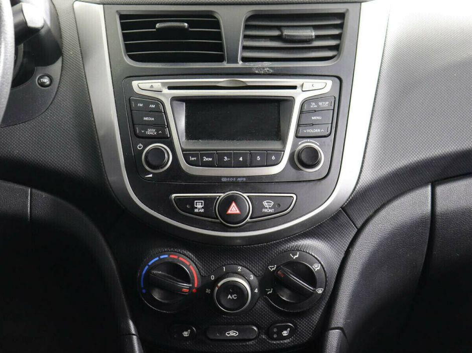 Hyundai Solaris 1.6 МКПП, 2016, 89 000 км фото 9