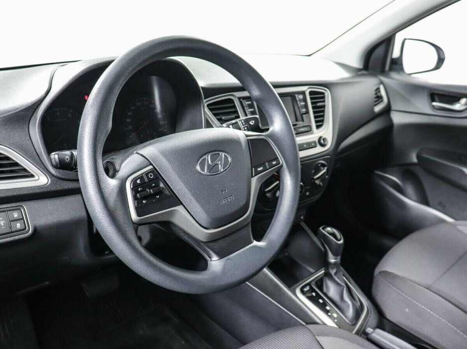 Hyundai Solaris 1.6 АКПП, 2019, 52 000 км фото 9