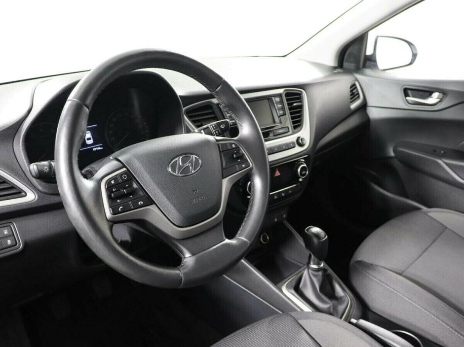 Hyundai Solaris 1.6 МКПП, 2018, 62 000 км фото 9