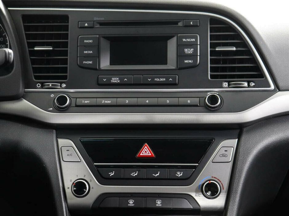 Hyundai Elantra 1.6 МКПП, 2016, 93 000 км фото 7