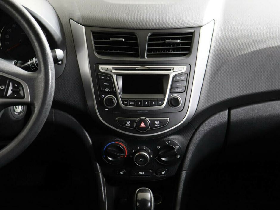 Hyundai Solaris 1.6 АКПП, 2015, 95 000 км фото 9