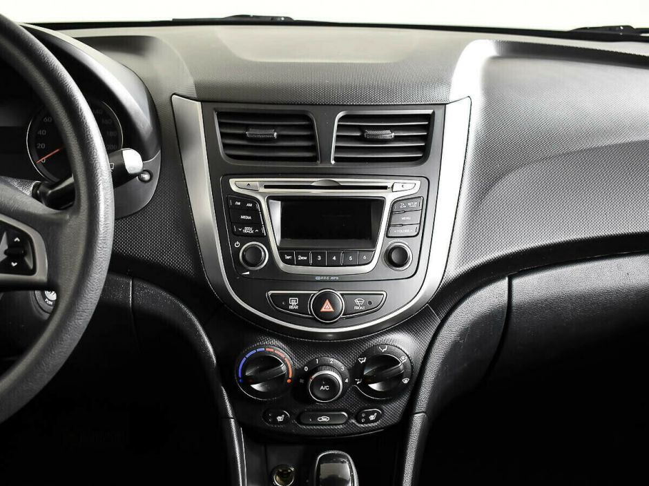 Hyundai Solaris 1.6 АКПП, 2015, 109 000 км фото 7