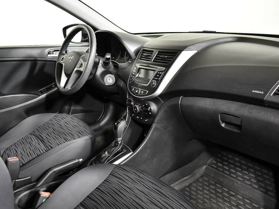 Hyundai Solaris 1.6 АКПП, 2015, 109 000 км фото 8