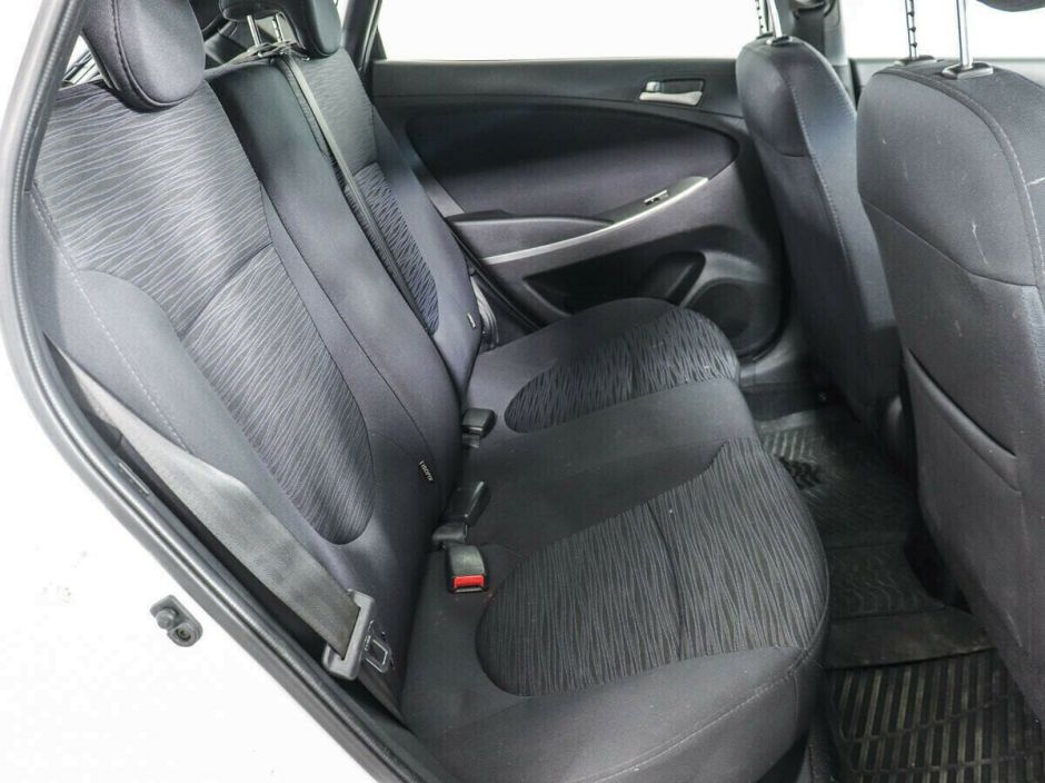 Hyundai Solaris 1.4 АКПП, 2015, 97 000 км фото 7