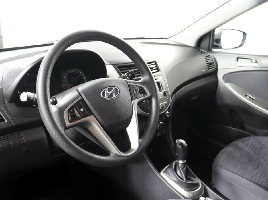 Hyundai Solaris 1.6 МКПП, 2017, 73 000 км фото 8