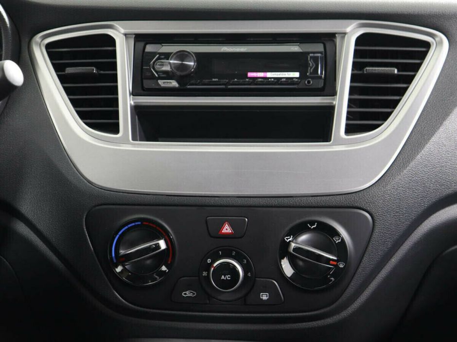 Hyundai Solaris 1.4 АКПП, 2020, 40 000 км фото 7