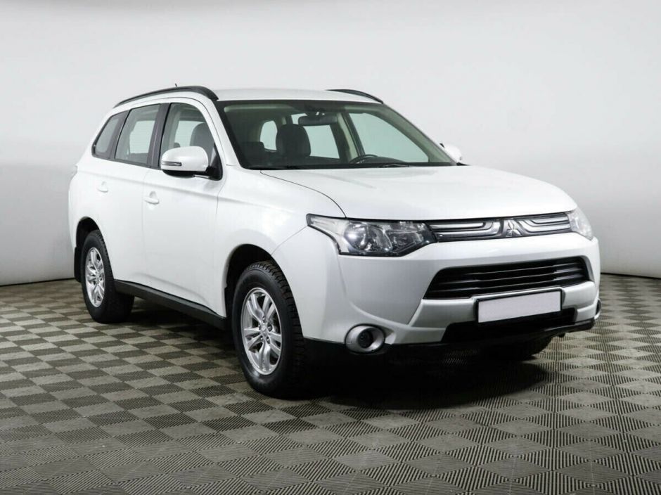 Mitsubishi Outlander 2.0 CVT, 2012, 136 000 км фото 3