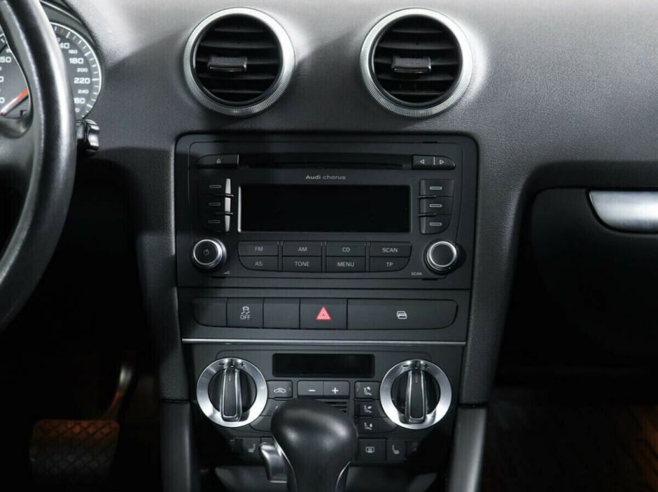 Audi A3 1.6 РКПП, 2010, 170 000 км фото 8