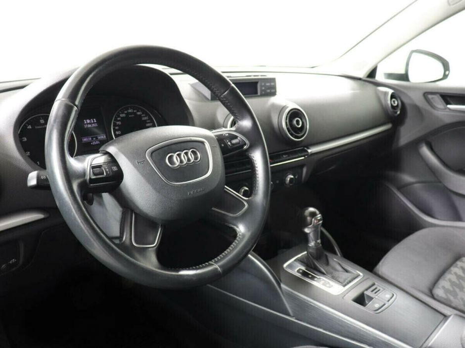 Audi A3 1.2 РКПП, 2015, 102 000 км фото 5
