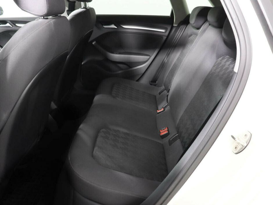 Audi A3 1.2 РКПП, 2015, 102 000 км фото 6