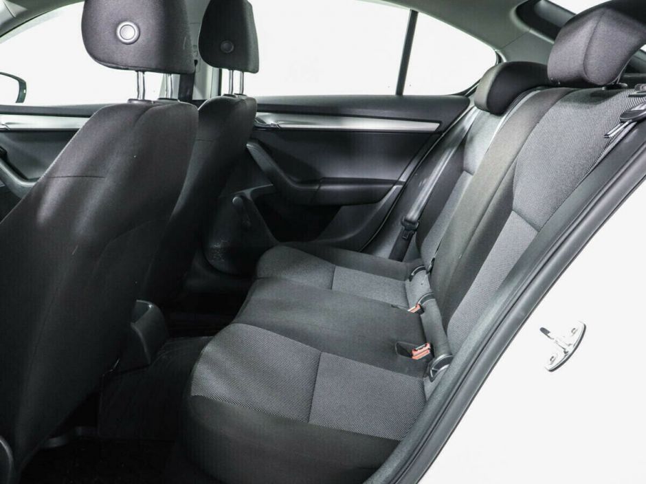 Skoda Octavia 1.6 АКПП, 2015, 110 000 км фото 6