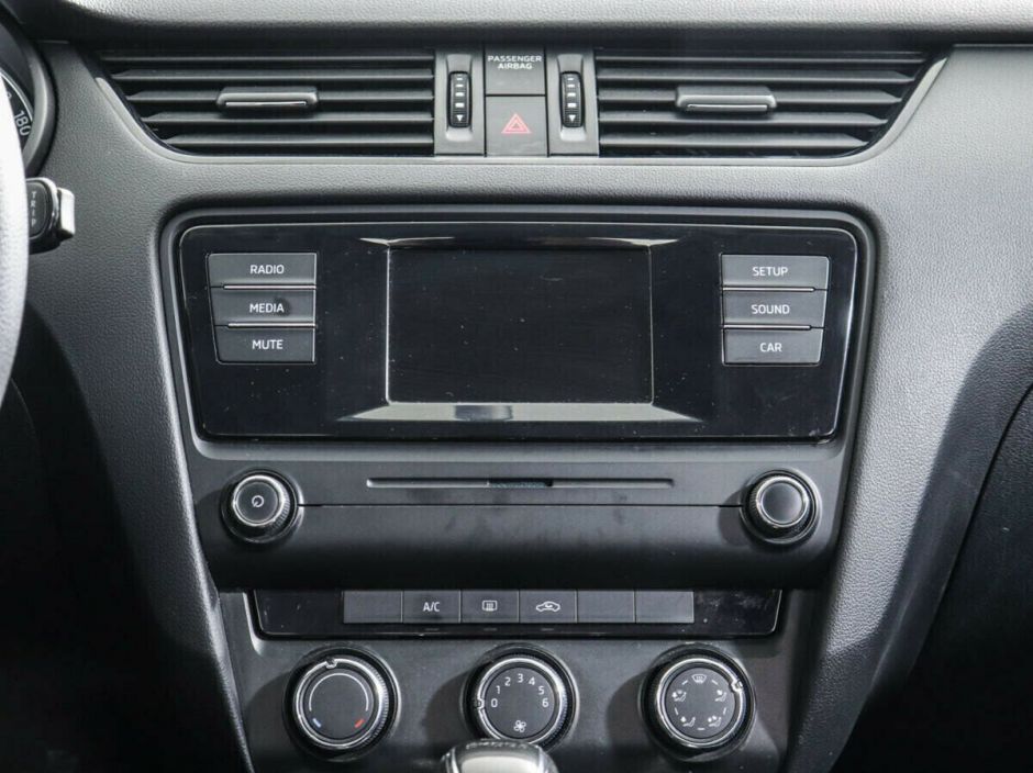 Skoda Octavia 1.6 АКПП, 2015, 110 000 км фото 7