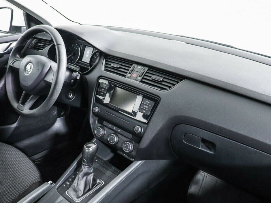 Skoda Octavia 1.6 АКПП, 2015, 110 000 км фото 8