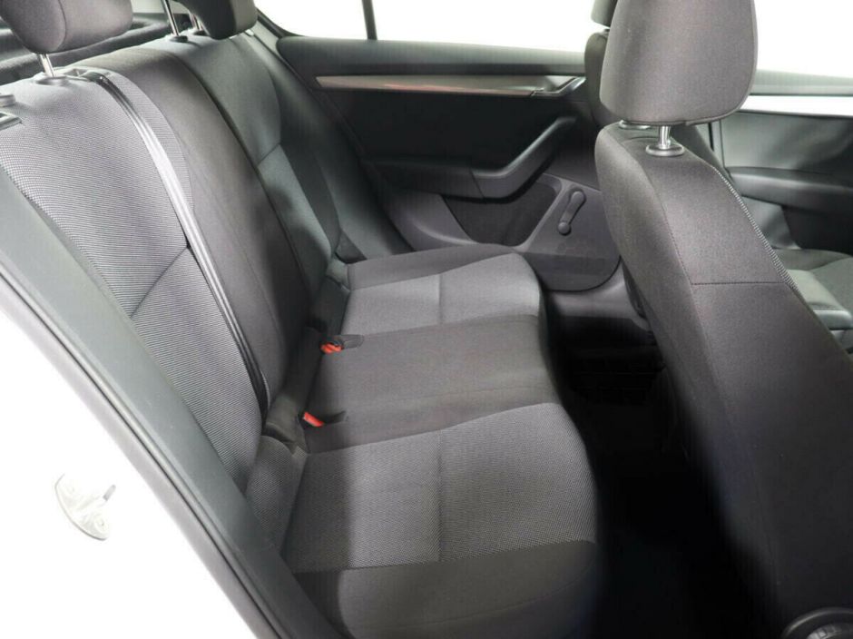 Skoda Octavia 1.6 АКПП, 2015, 96 000 км фото 7